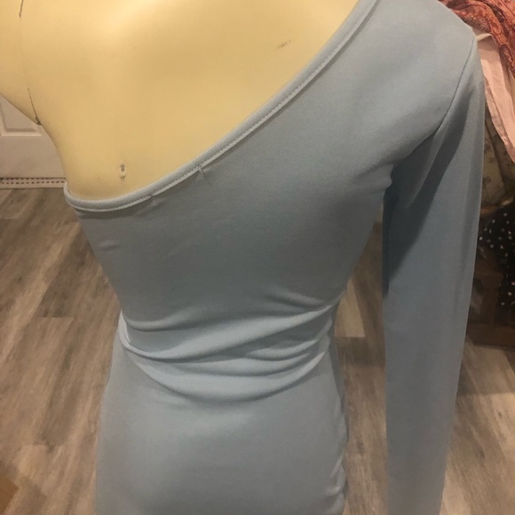 PRETTY LITTLE THING one cold shoulder mini dress - Picture 3 of 4